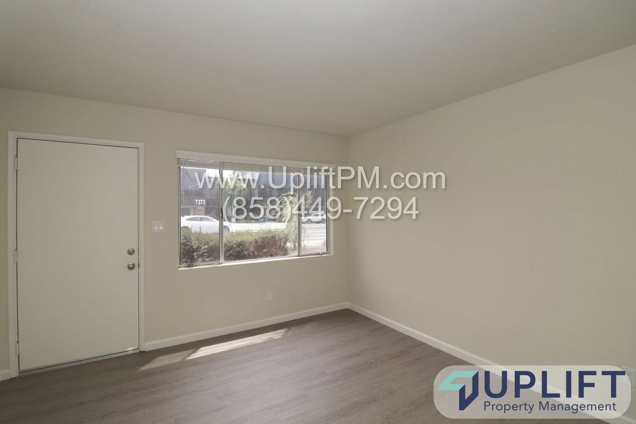 7376 University Ave - Photo 3 of 14