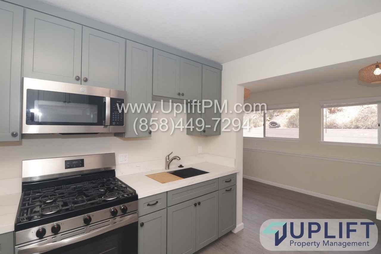 7376 University Ave - Photo 5 of 14