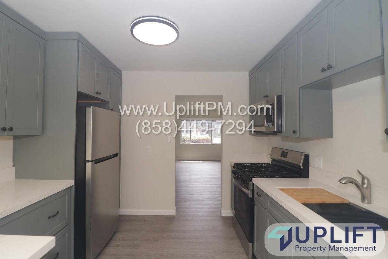 7376 University Ave - Photo 6 of 14
