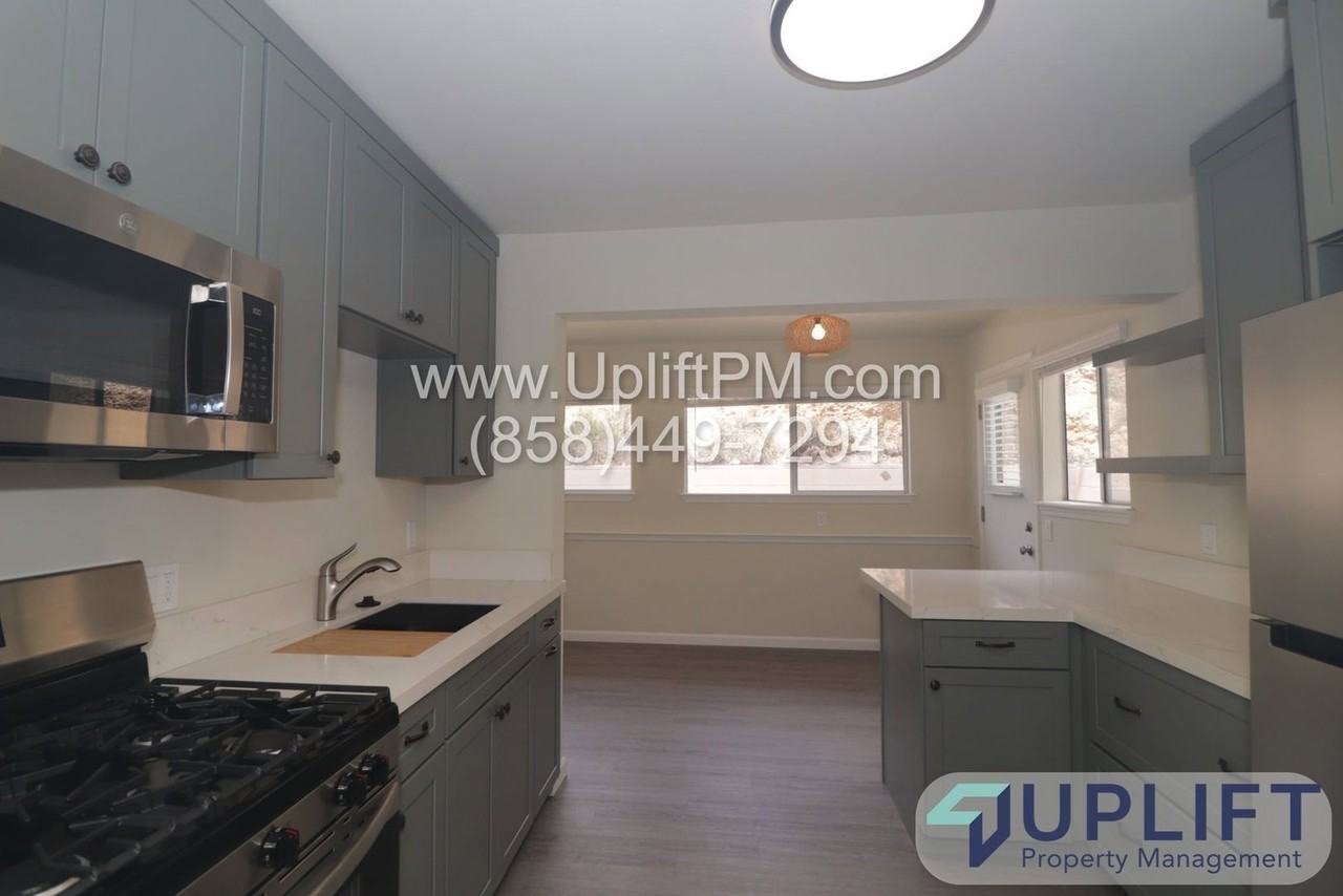 7376 University Ave - Photo 7 of 14