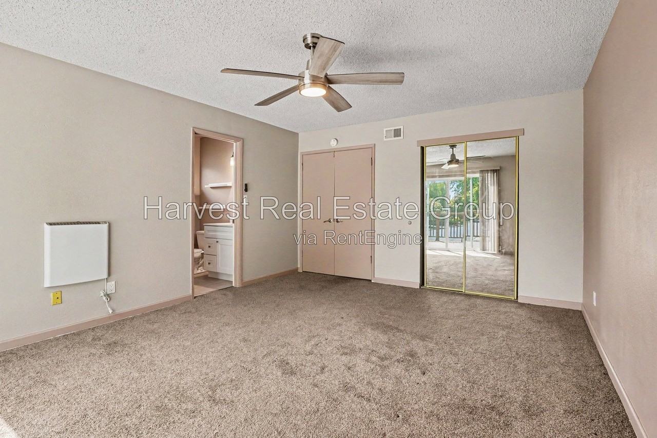 807 Katrina St - Photo 5 of 16
