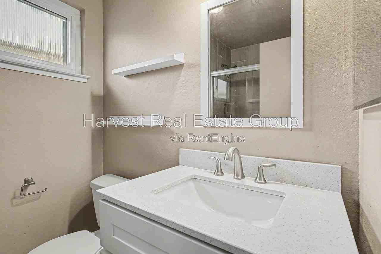 807 Katrina St - Photo 6 of 16