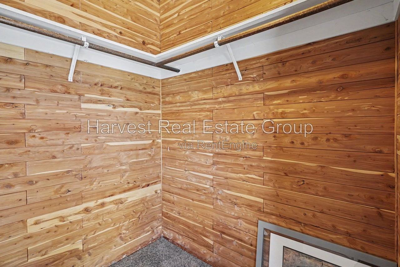 807 Katrina St - Photo 7 of 16