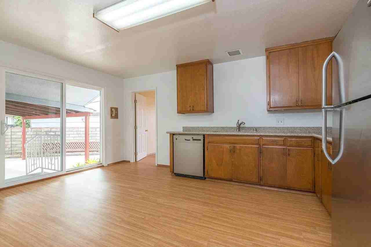 4988 63rd St - Photo 4 of 17