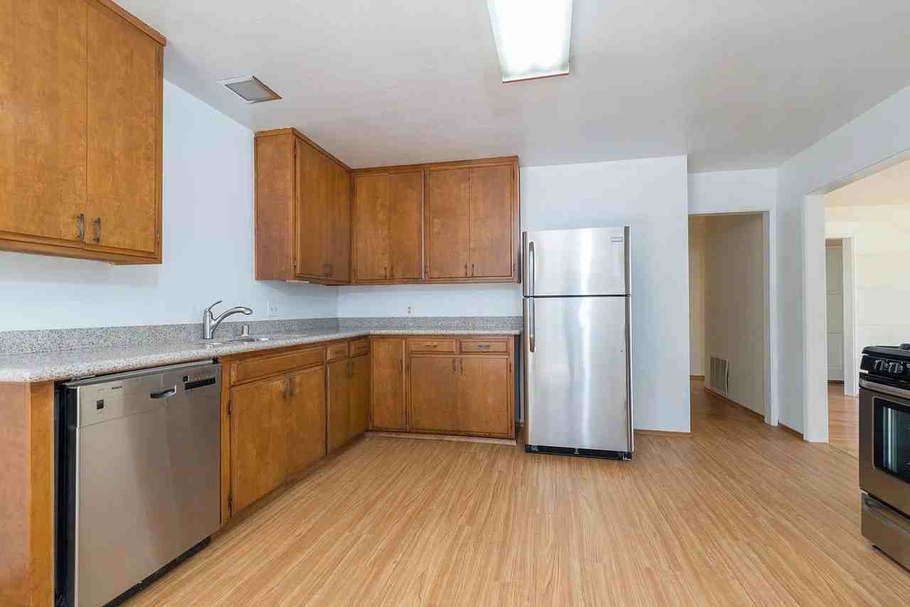4988 63rd St - Photo 6 of 17