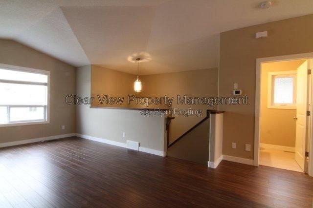 71 Mt Sundial Crt W - Photo 4 of 6