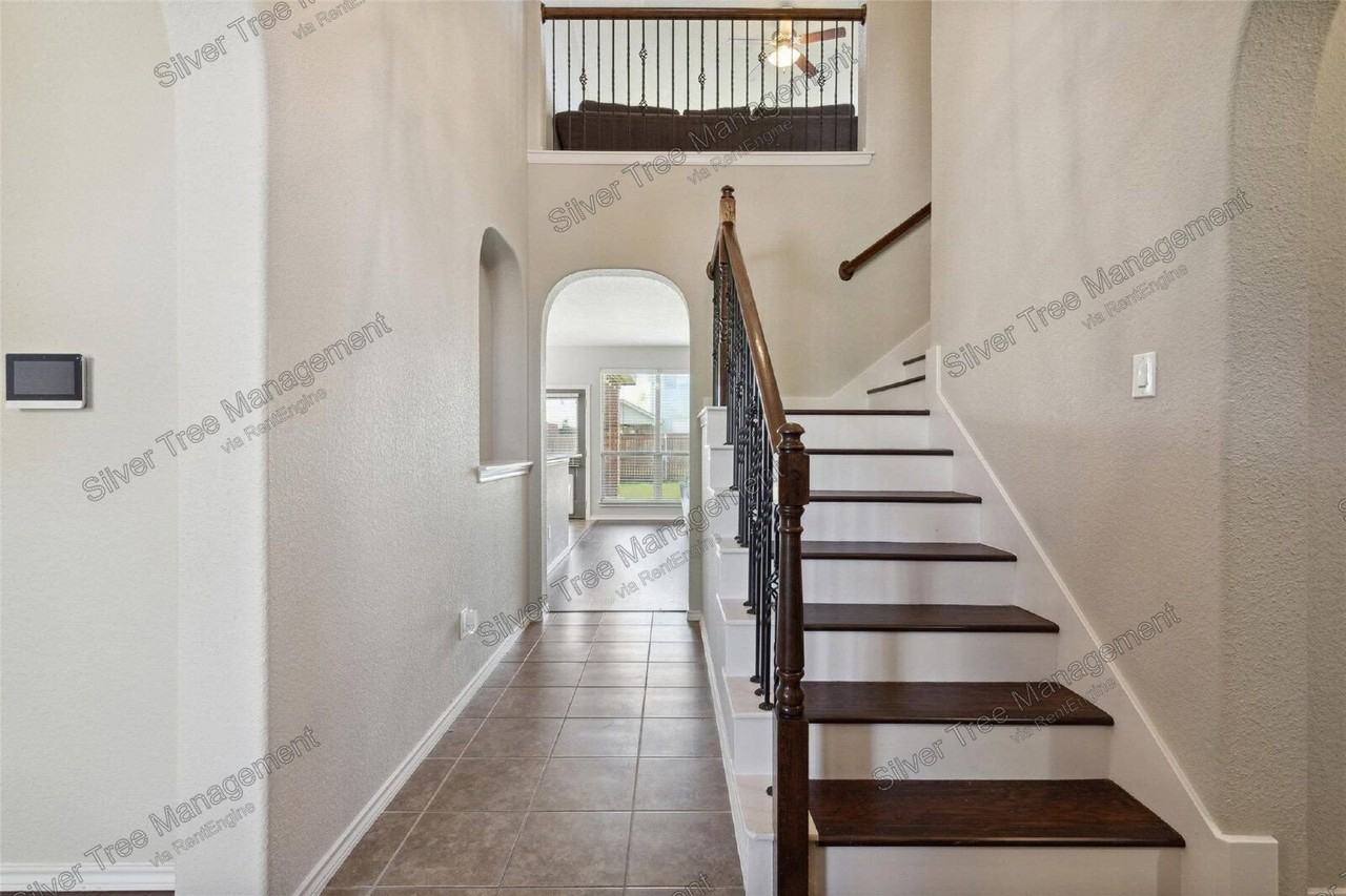 1416 Elkford Ln - Photo 3 of 24