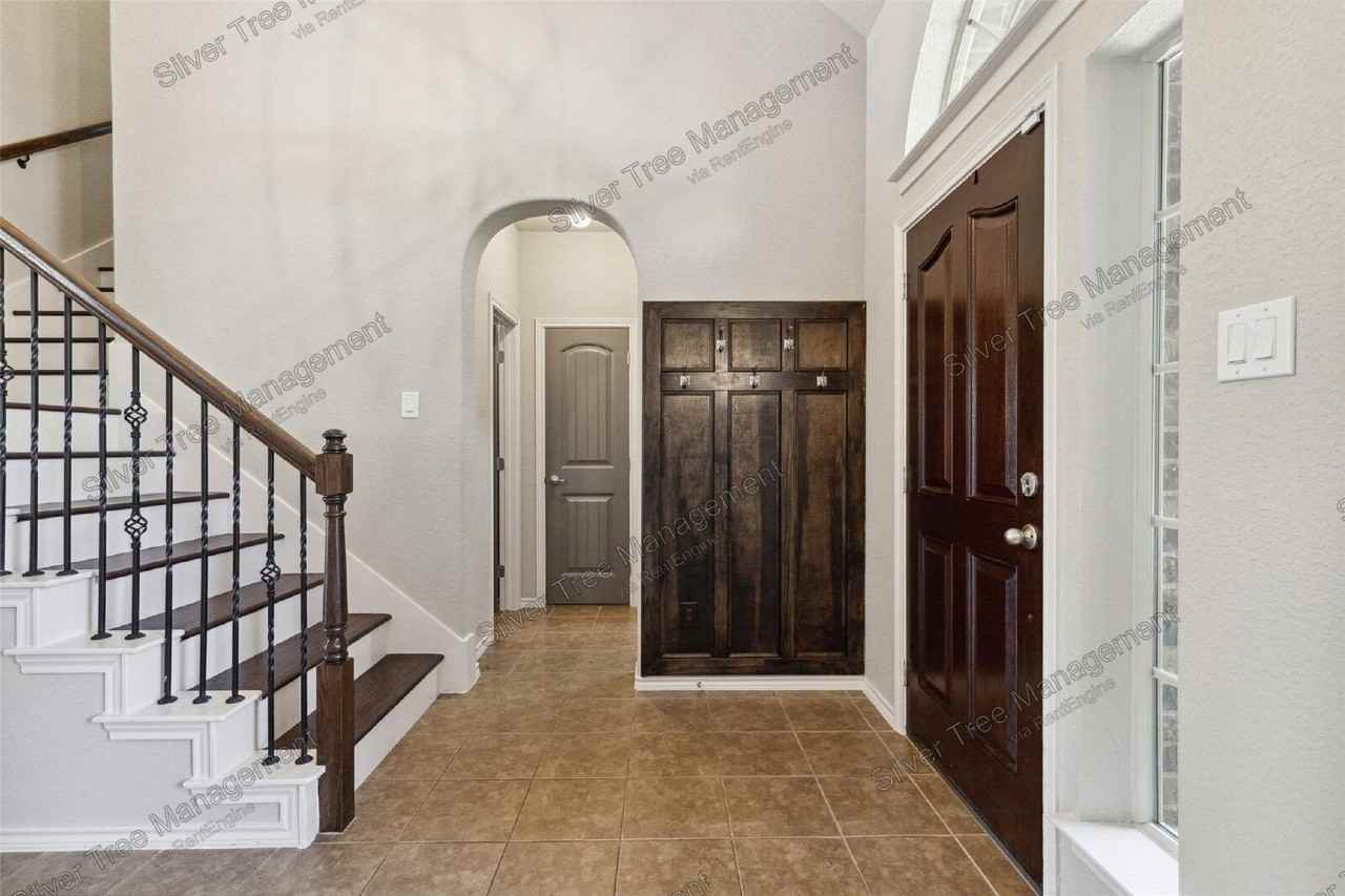 1416 Elkford Ln - Photo 4 of 24