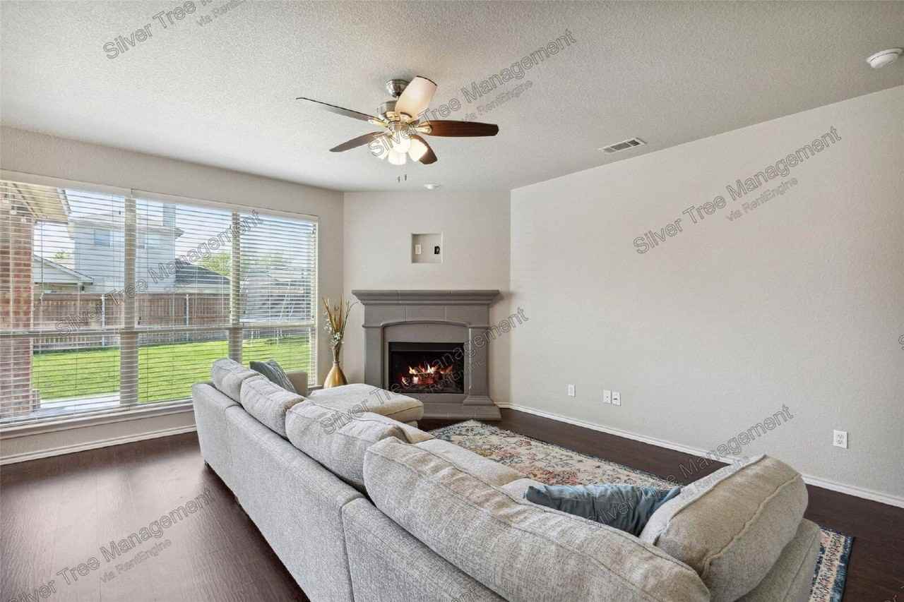 1416 Elkford Ln - Photo 5 of 24