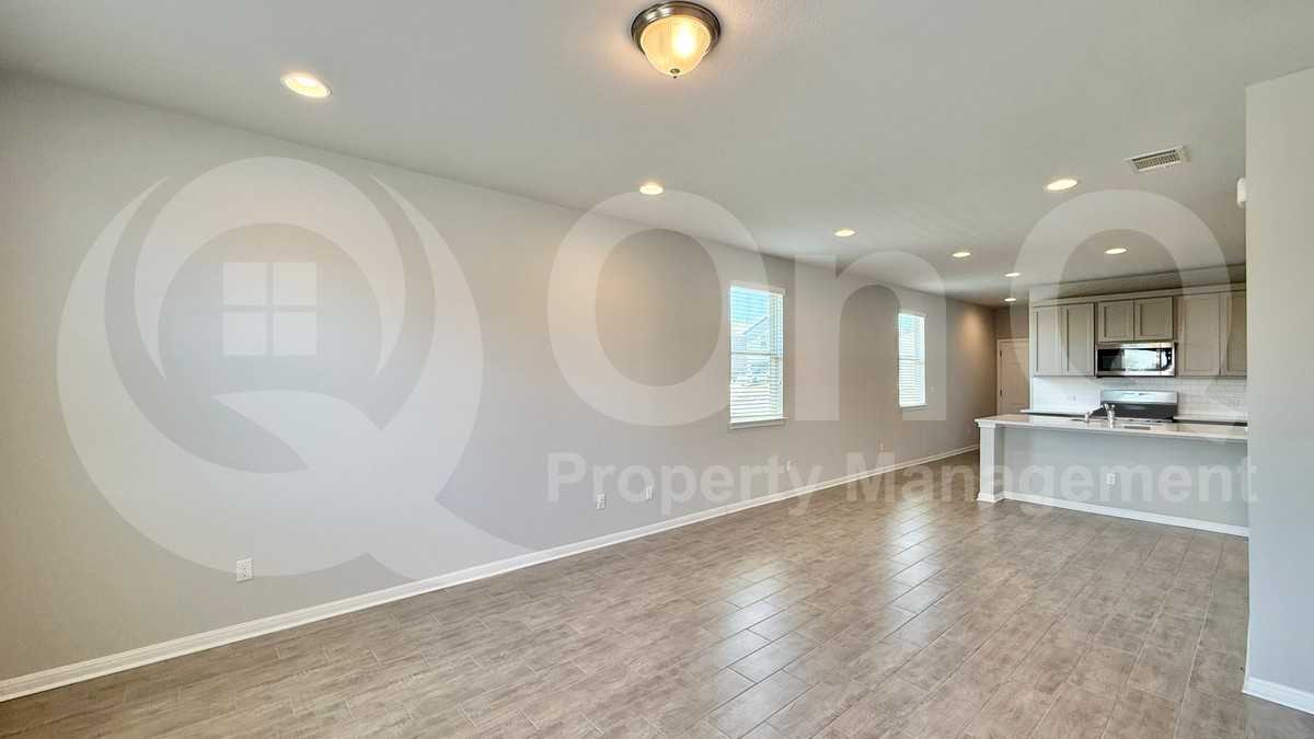 12411 Zenyatta Dr - Photo 5 of 21