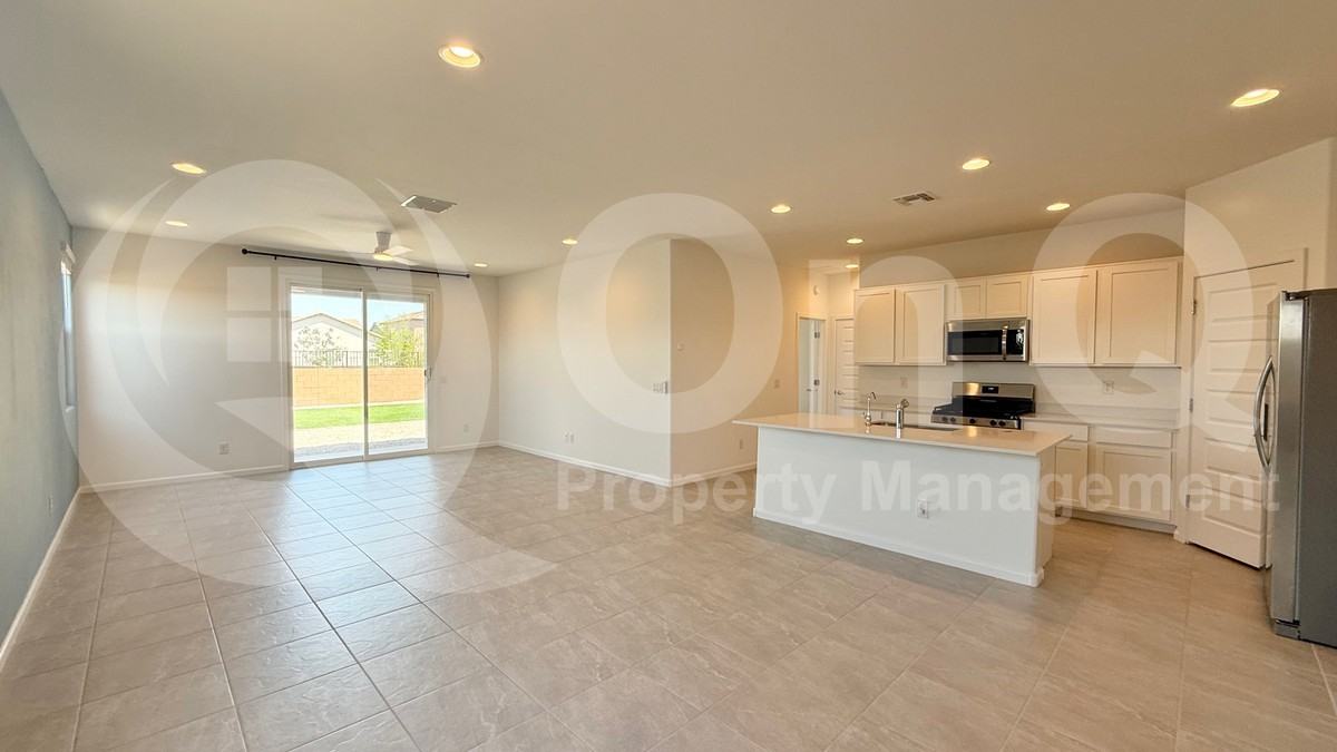 9550 W Catalina Dr - Photo 6 of 23
