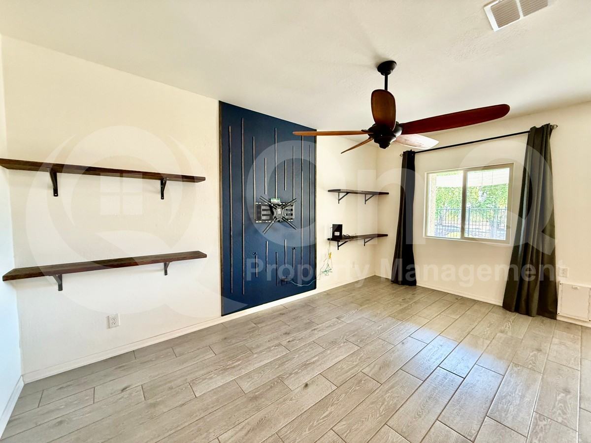 8824 S 41st Dr - Photo 6 of 29