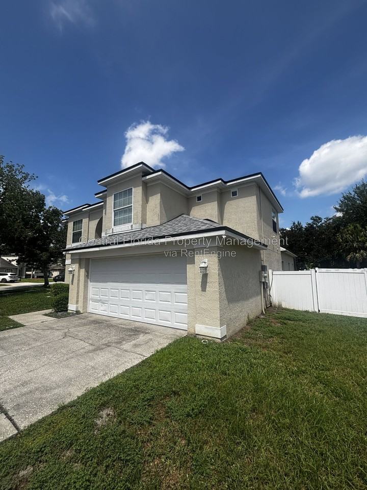 12672 Lakebrook Dr - Photo 4 of 32