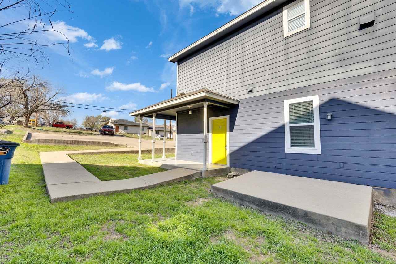 3201 Jack Cook Dr #B - Photo 3 of 33