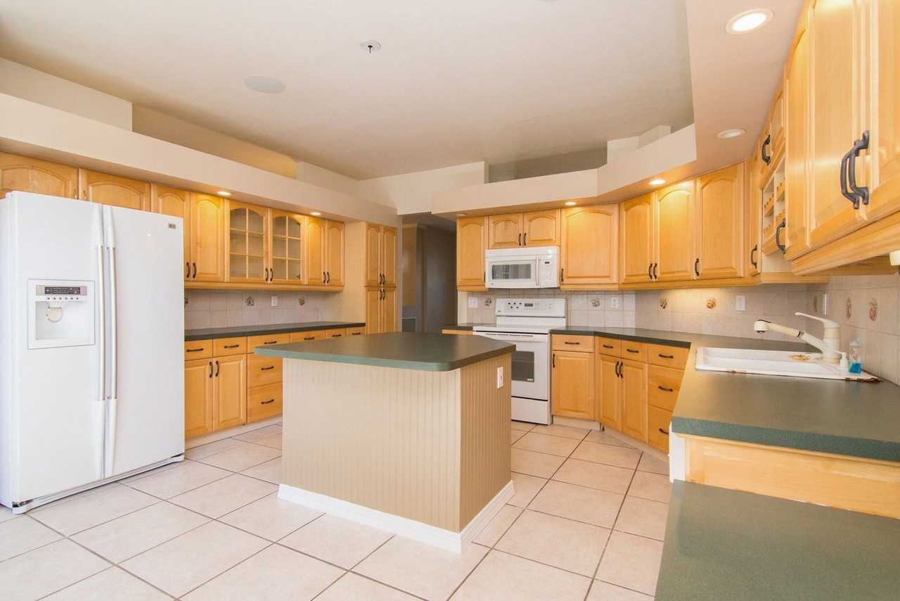 144 Palm View Dr - Photo 3 of 24