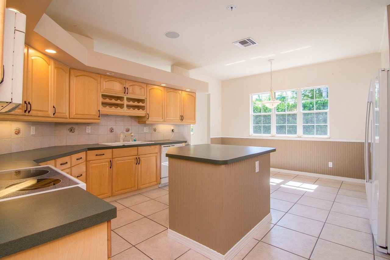 144 Palm View Dr - Photo 4 of 24