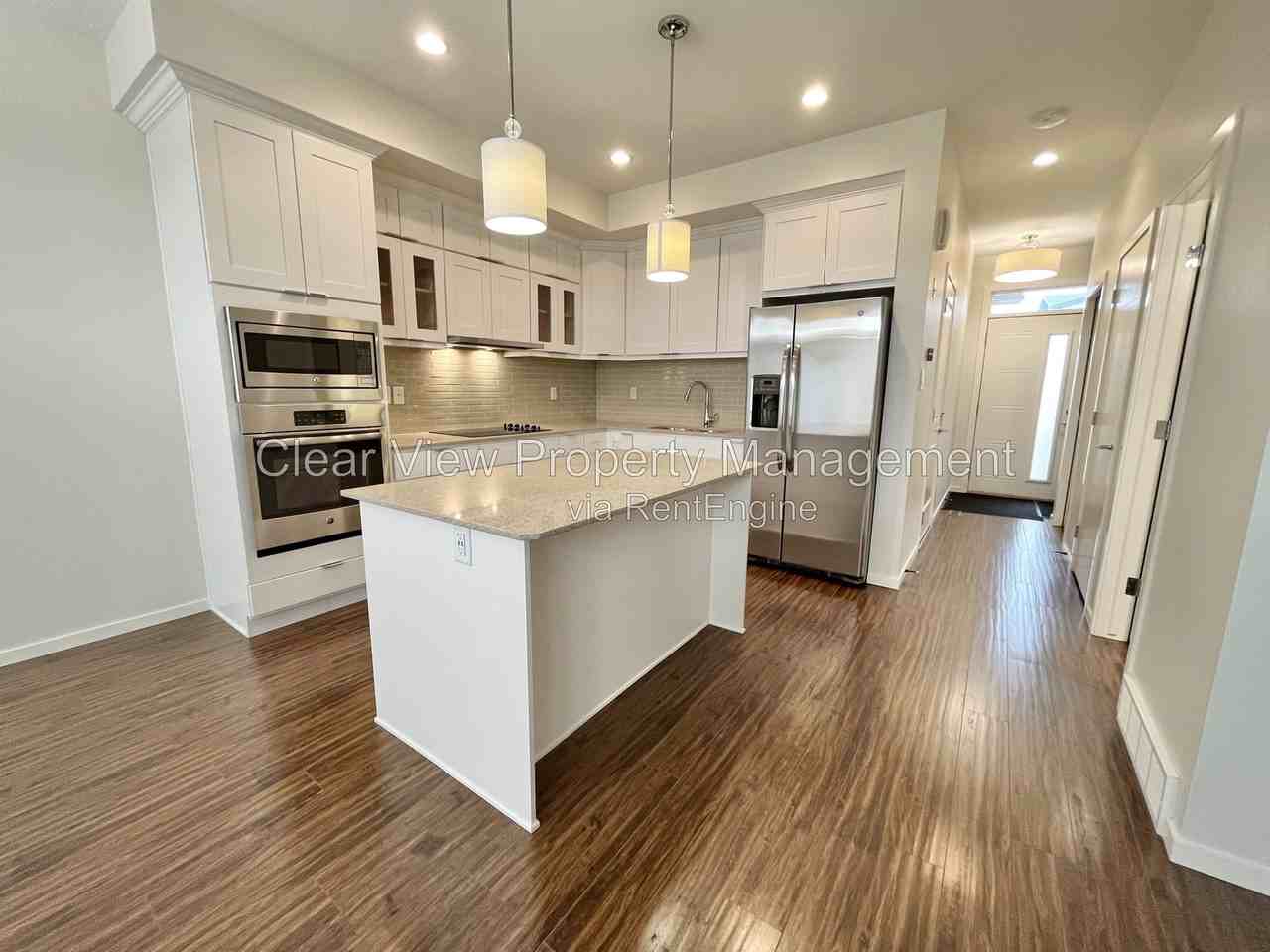 430 Highlands Blvd W #3 - Photo 4 of 30