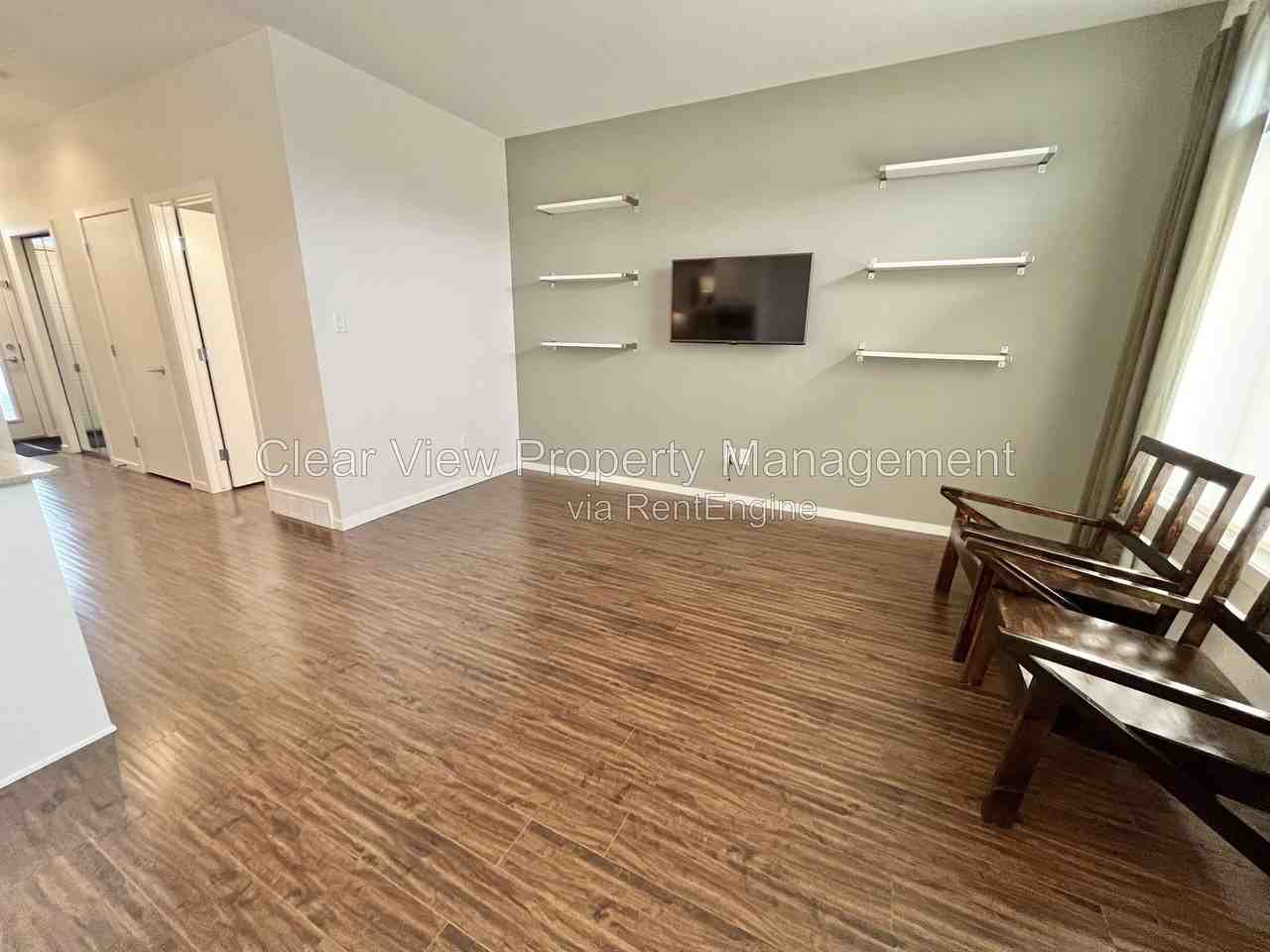 430 Highlands Blvd W #3 - Photo 6 of 30