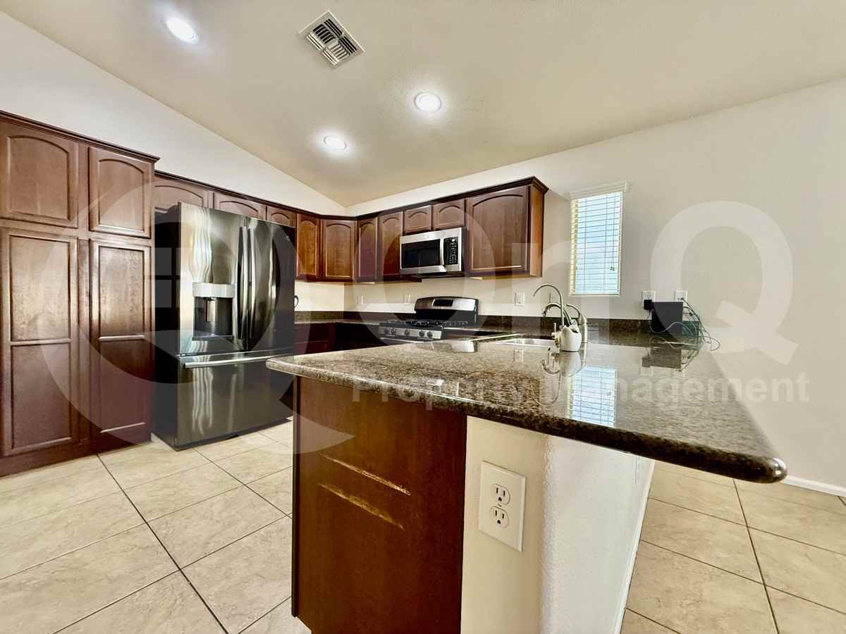 4148 E Sandy Way - Photo 4 of 28