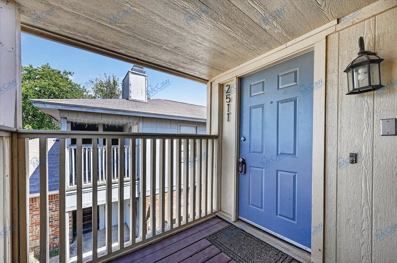 2511 Woodmont Trl - Photo 2 of 24