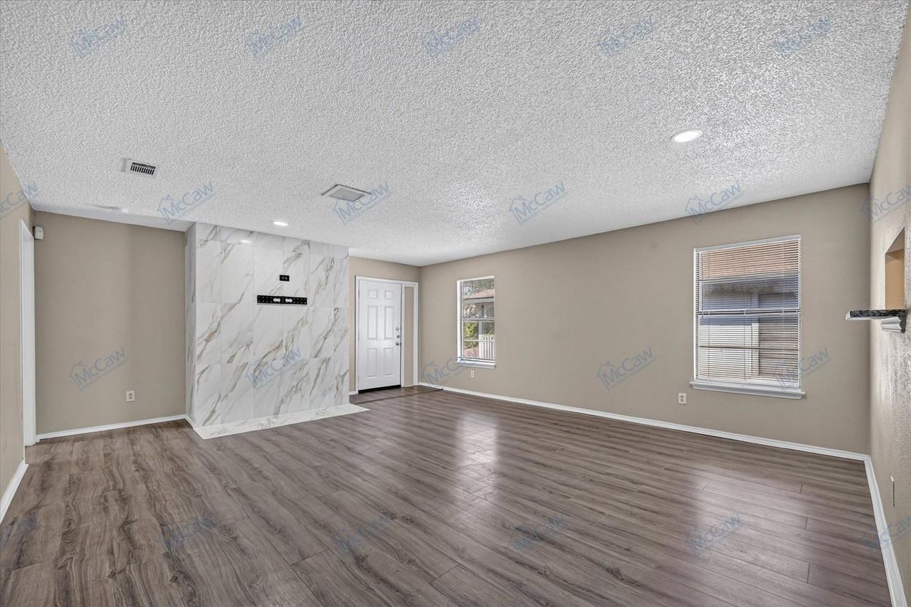 2511 Woodmont Trl - Photo 3 of 24