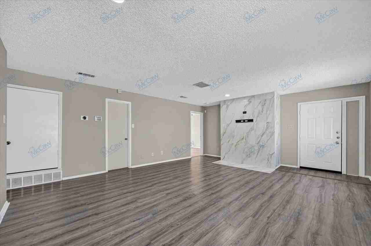 2511 Woodmont Trl - Photo 7 of 24