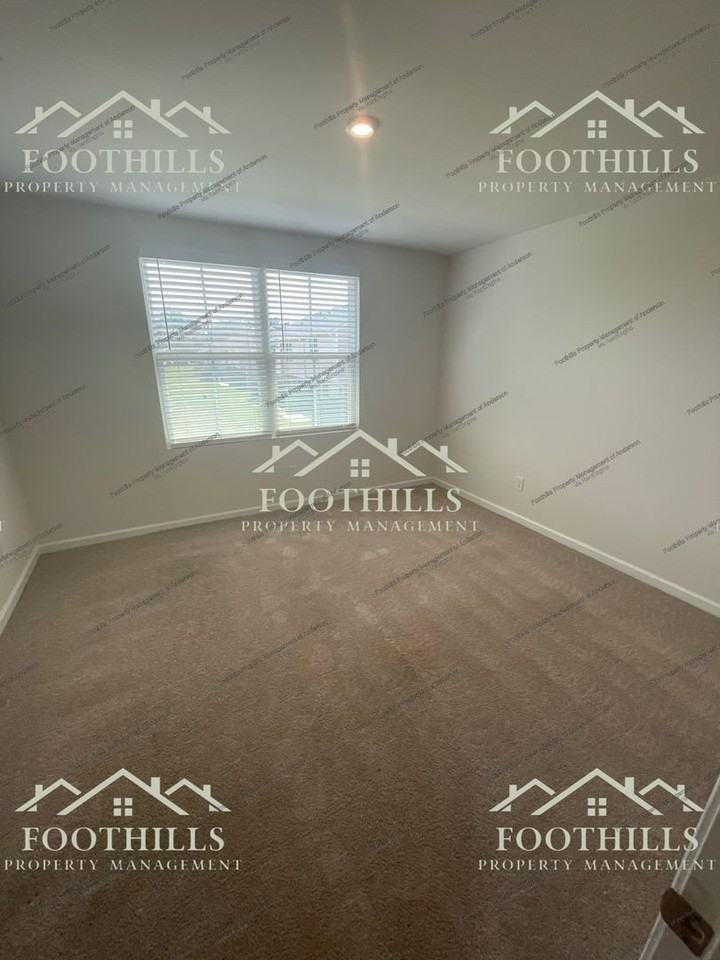 103 Nicklaus Dr - Photo 5 of 11