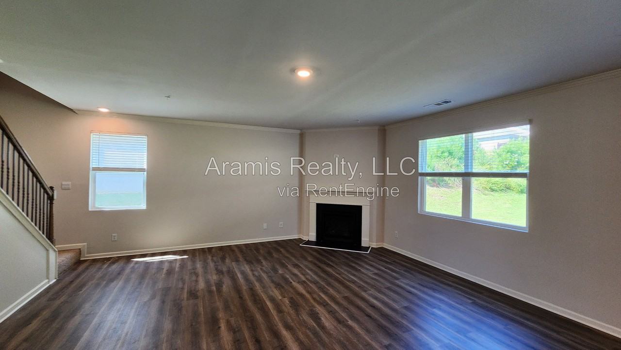 7670 Demeter Dr - Photo 3 of 15