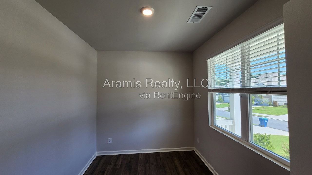 7670 Demeter Dr - Photo 5 of 15