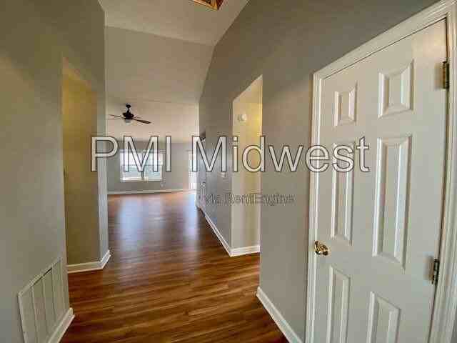 5965 Glen Haven Blvd - Photo 3 of 32