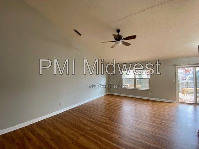 5965 Glen Haven Blvd - Photo 4 of 32