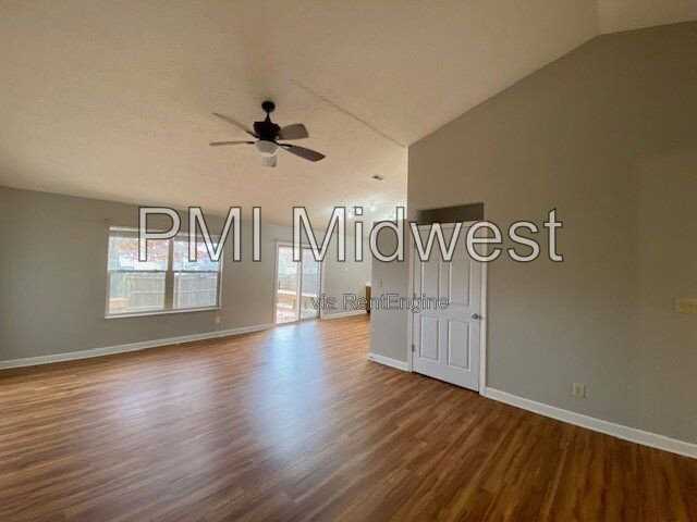 5965 Glen Haven Blvd - Photo 5 of 32