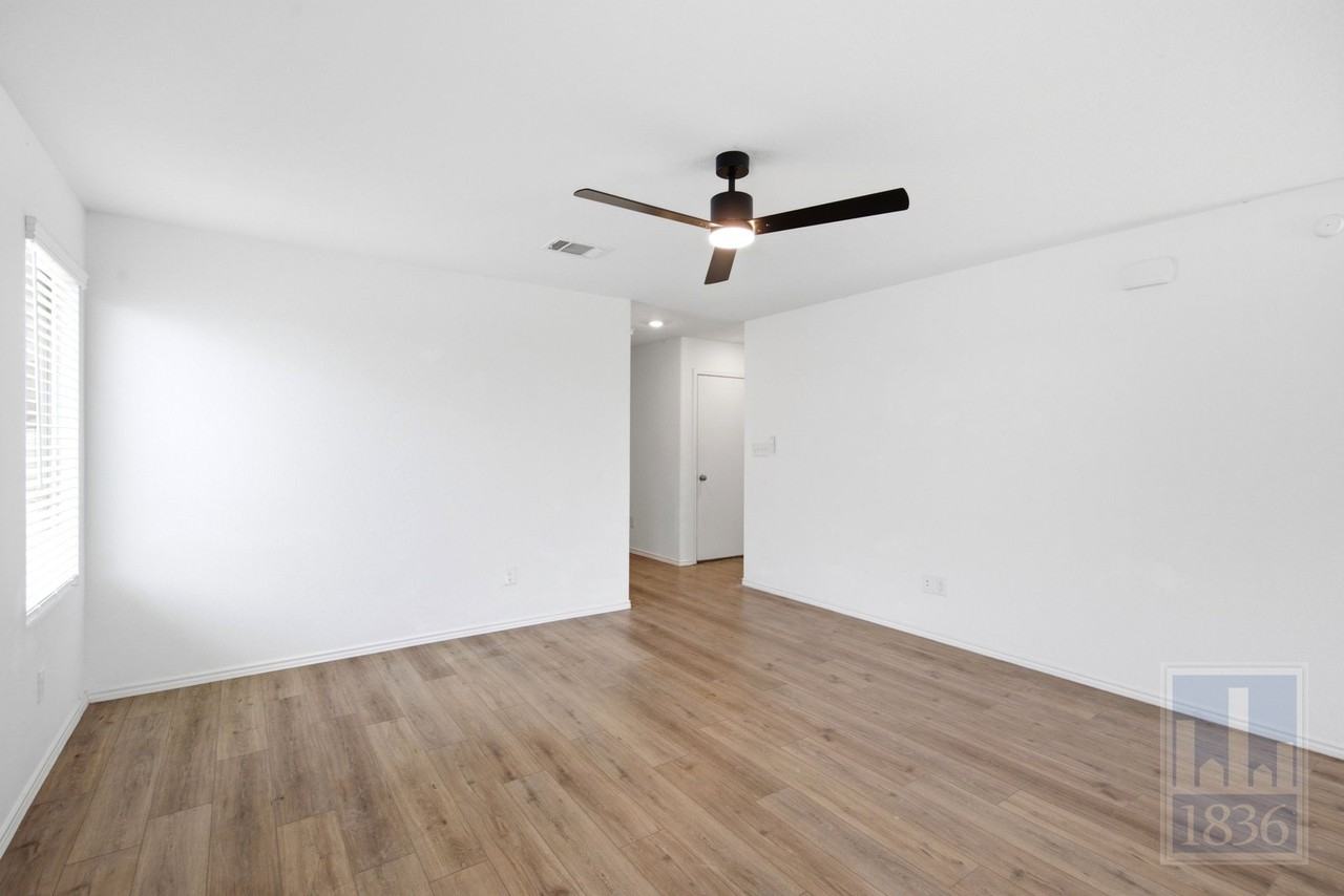 612 Clear Sky Dr - Photo 3 of 26
