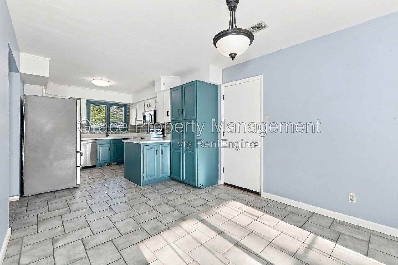 852 S Quail Way - Photo 4 of 24