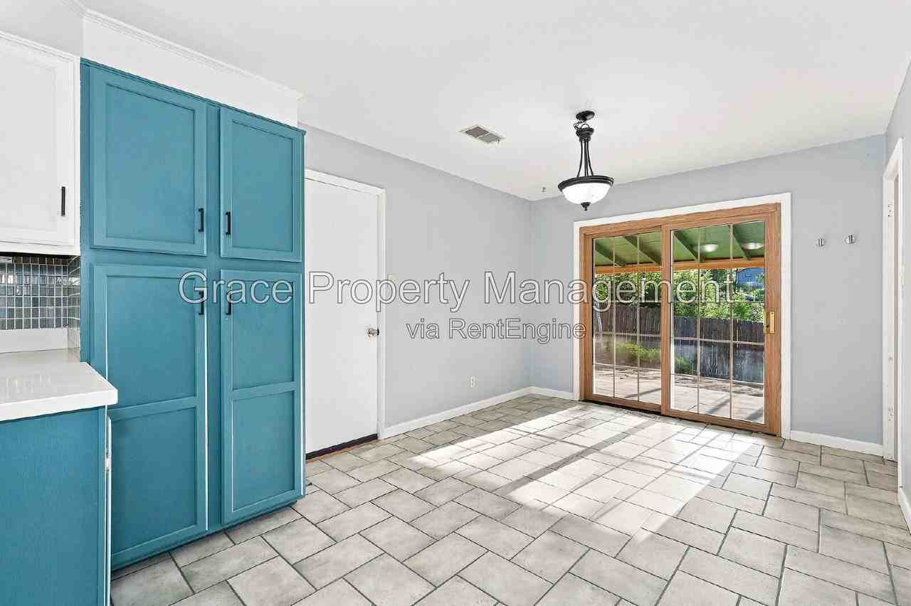 852 S Quail Way - Photo 5 of 24