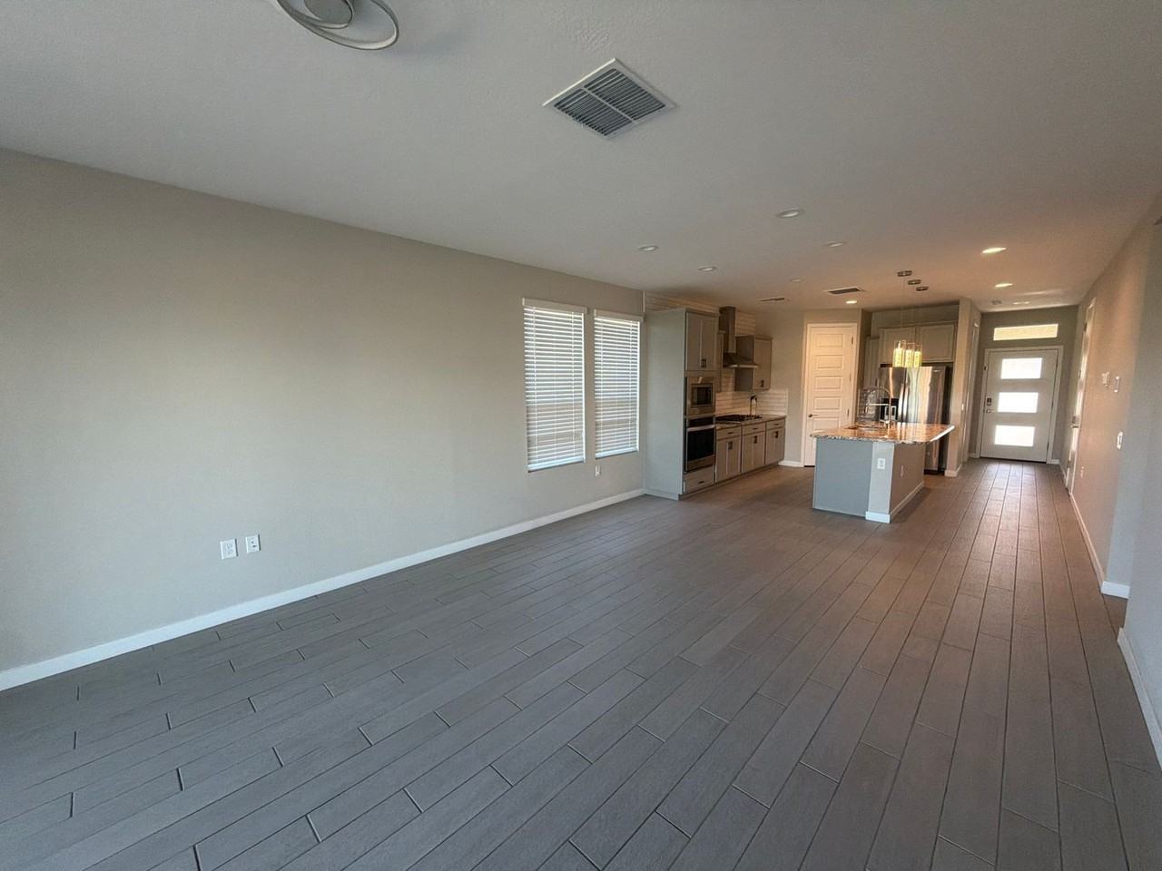 16594 W Pedro Ln - Photo 4 of 24