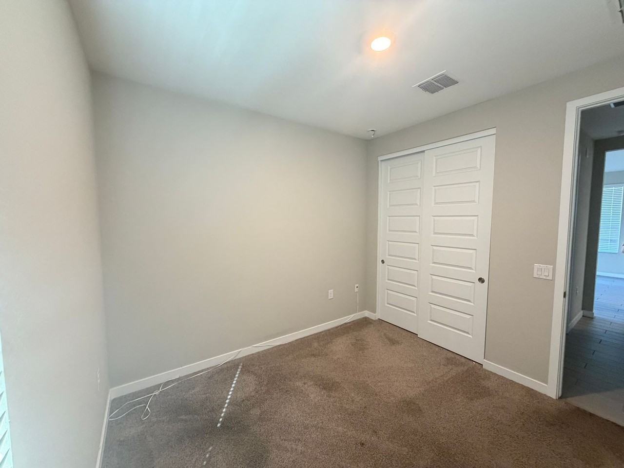 16594 W Pedro Ln - Photo 7 of 24
