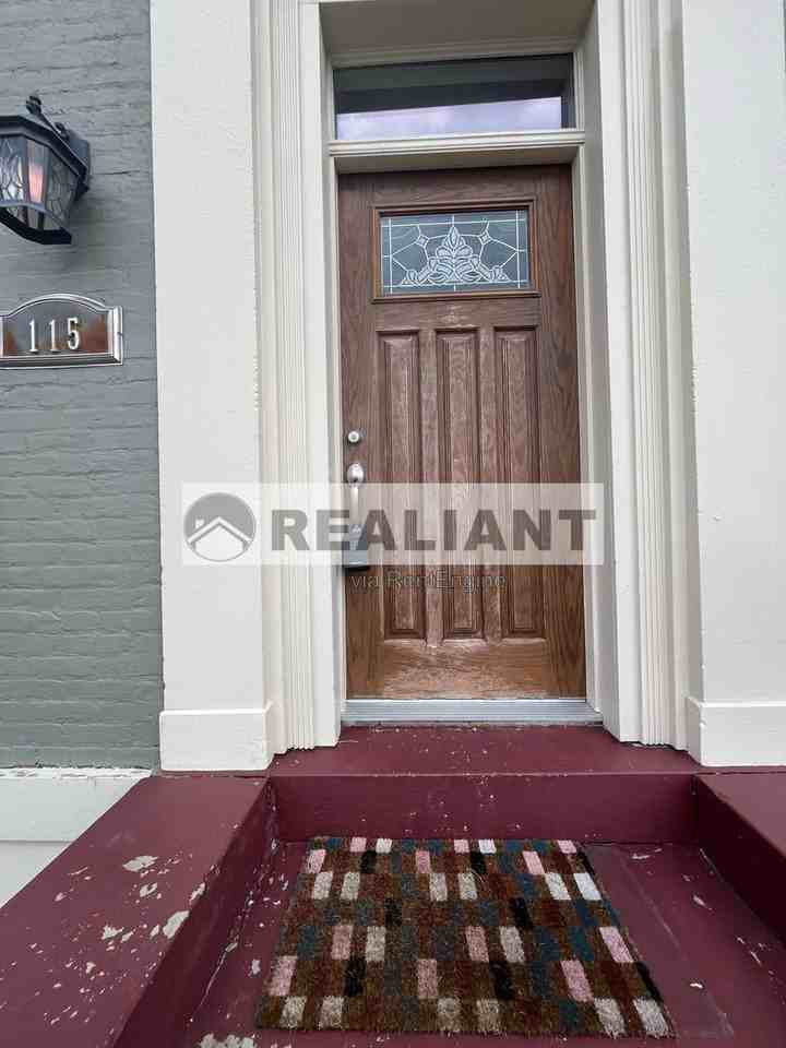 115 E 8th St - Photo 4 of 31