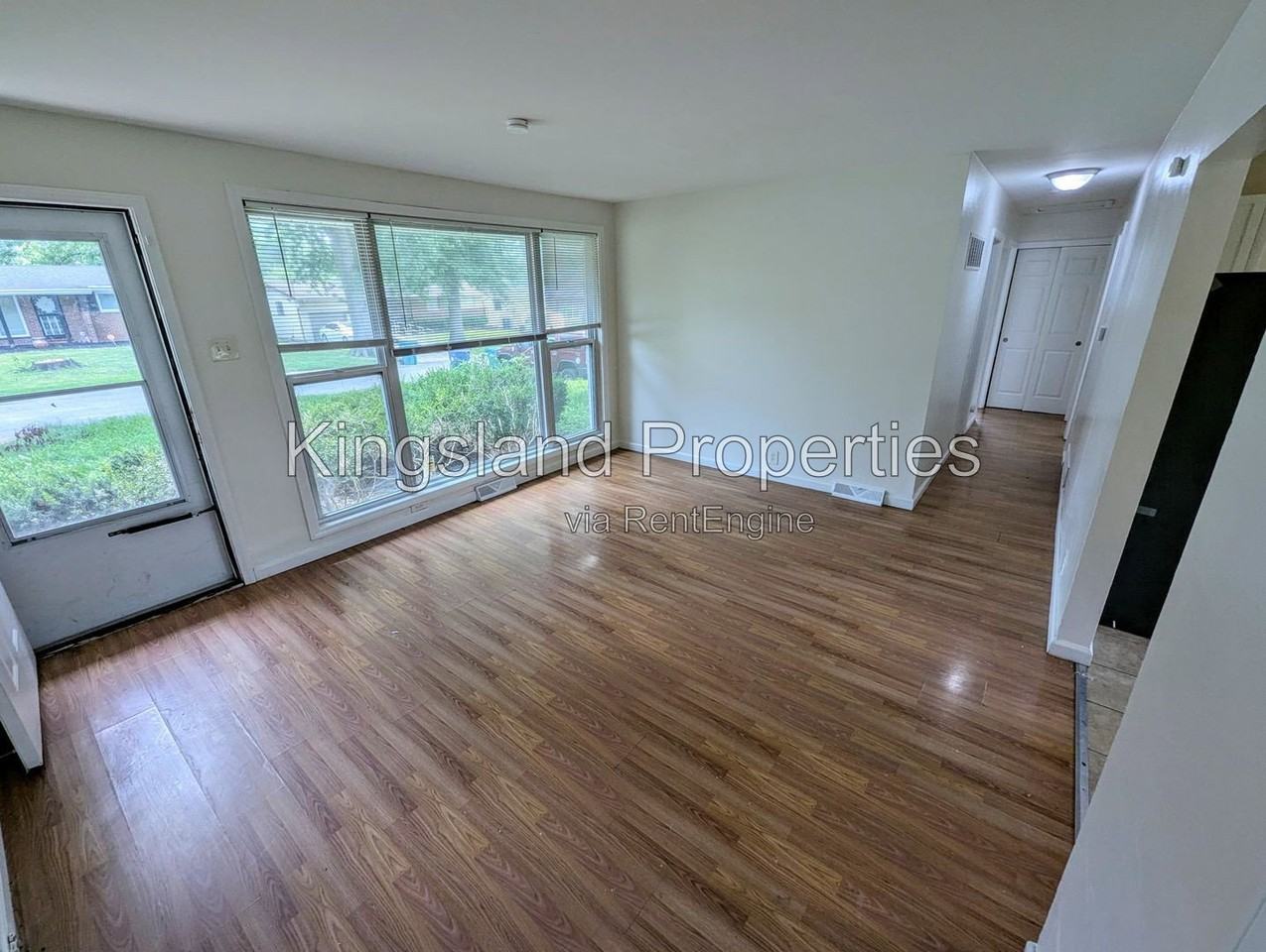 10229 Edgefield Dr - Photo 2 of 17