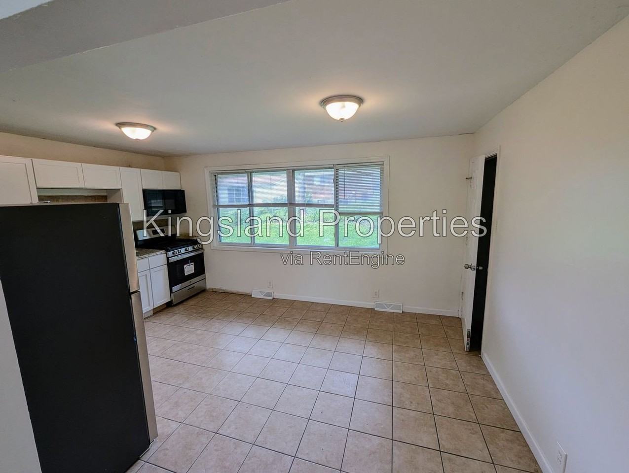 10229 Edgefield Dr - Photo 3 of 17