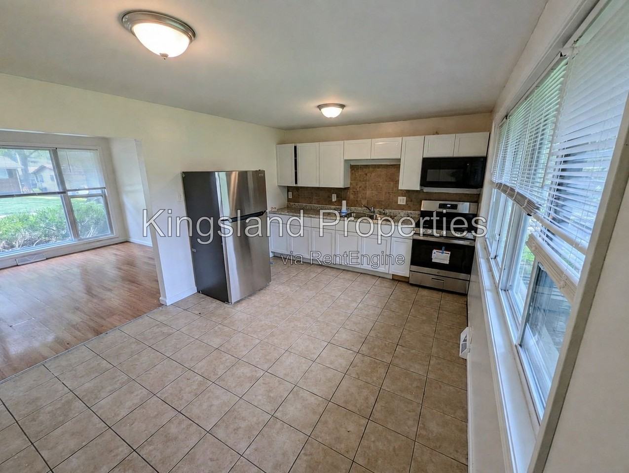10229 Edgefield Dr - Photo 4 of 17