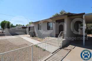 2202 N 23rd Pl #B - Photo 1 of 1