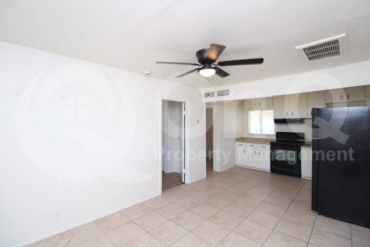 2202 N 23rd Pl #B - Photo 4 of 11