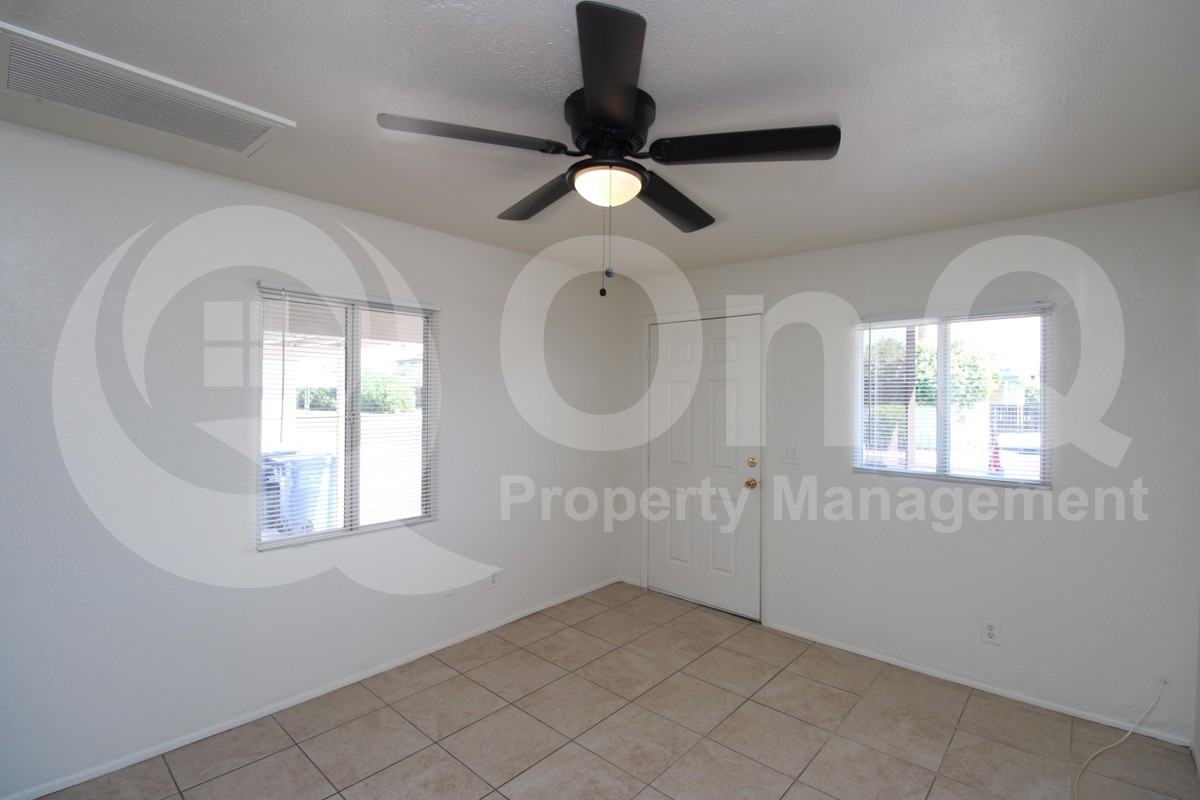 2202 N 23rd Pl #B - Photo 5 of 11