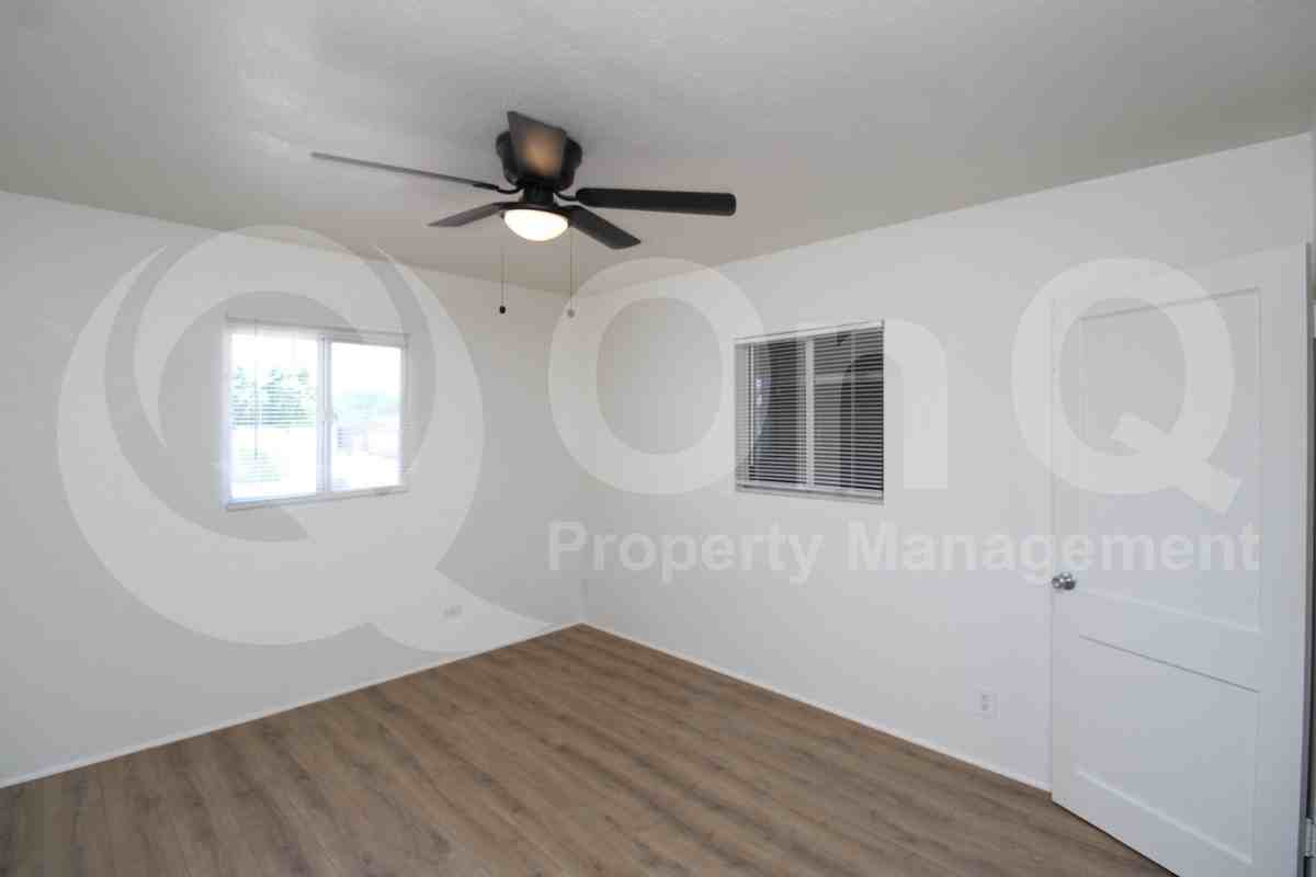 2202 N 23rd Pl #B - Photo 6 of 11