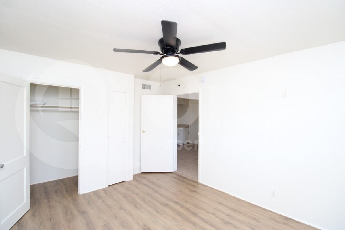 2202 N 23rd Pl #B - Photo 7 of 11