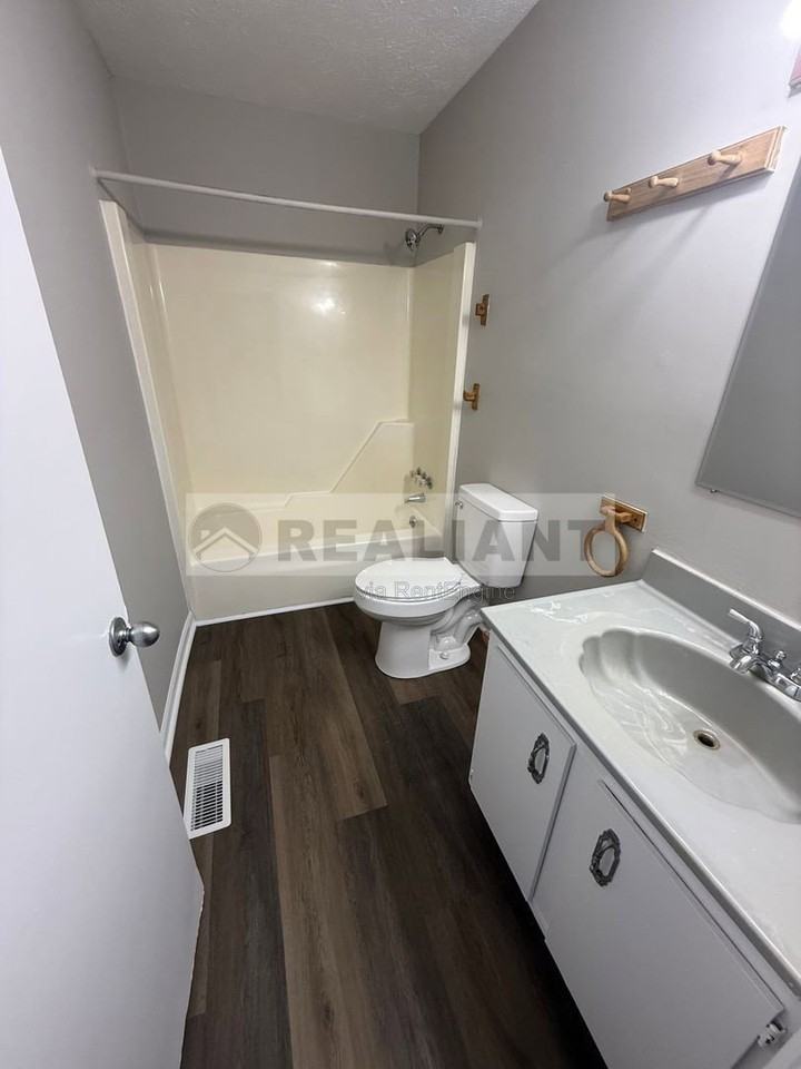 3107 Glenridge Cir - Photo 7 of 23
