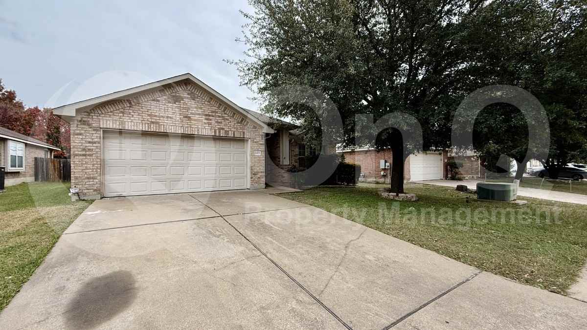 1473 Rainbow Parke Dr - Photo 2 of 5