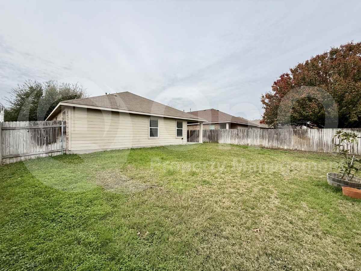 1473 Rainbow Parke Dr - Photo 4 of 5