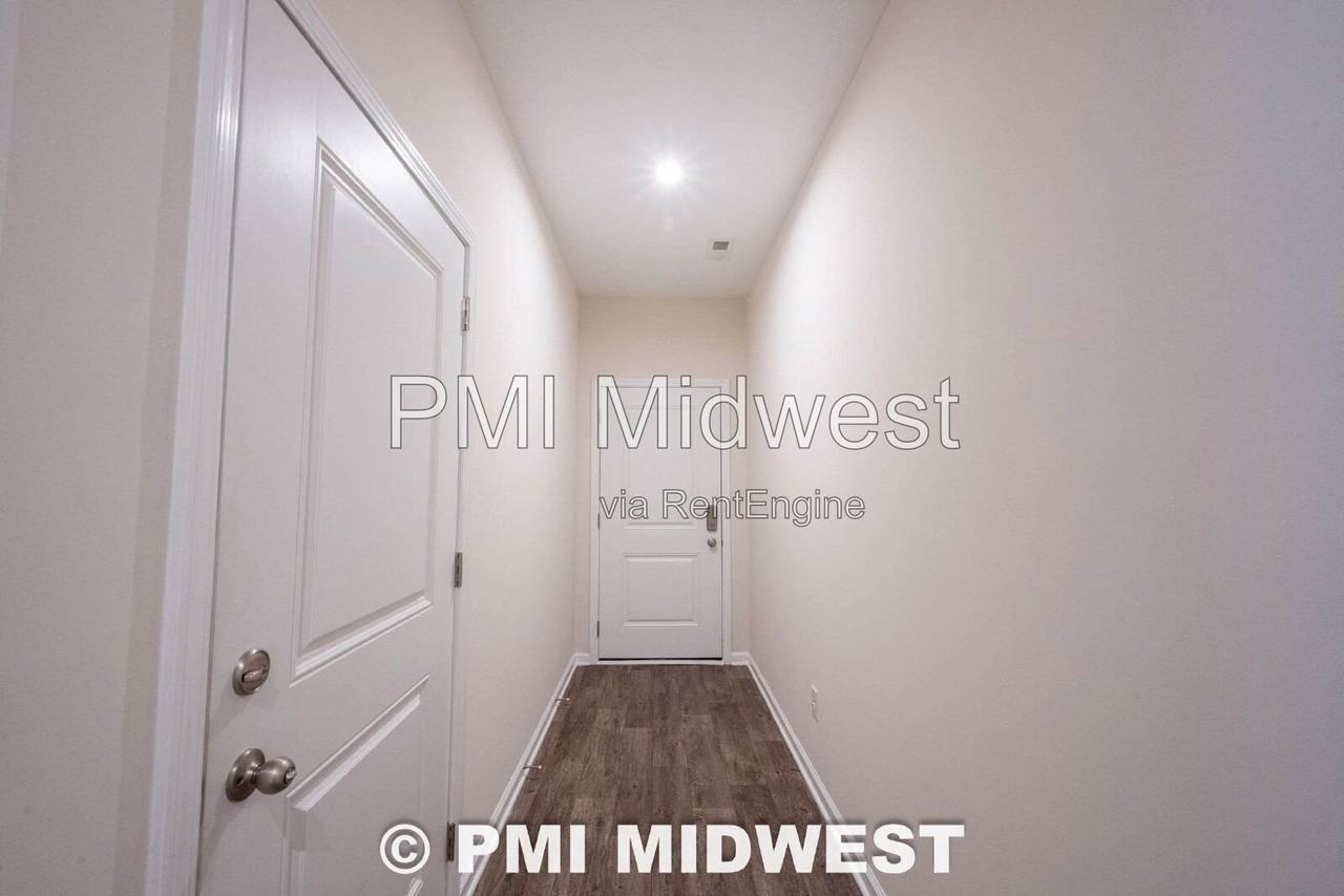 10828 Penwell Way - Photo 2 of 36
